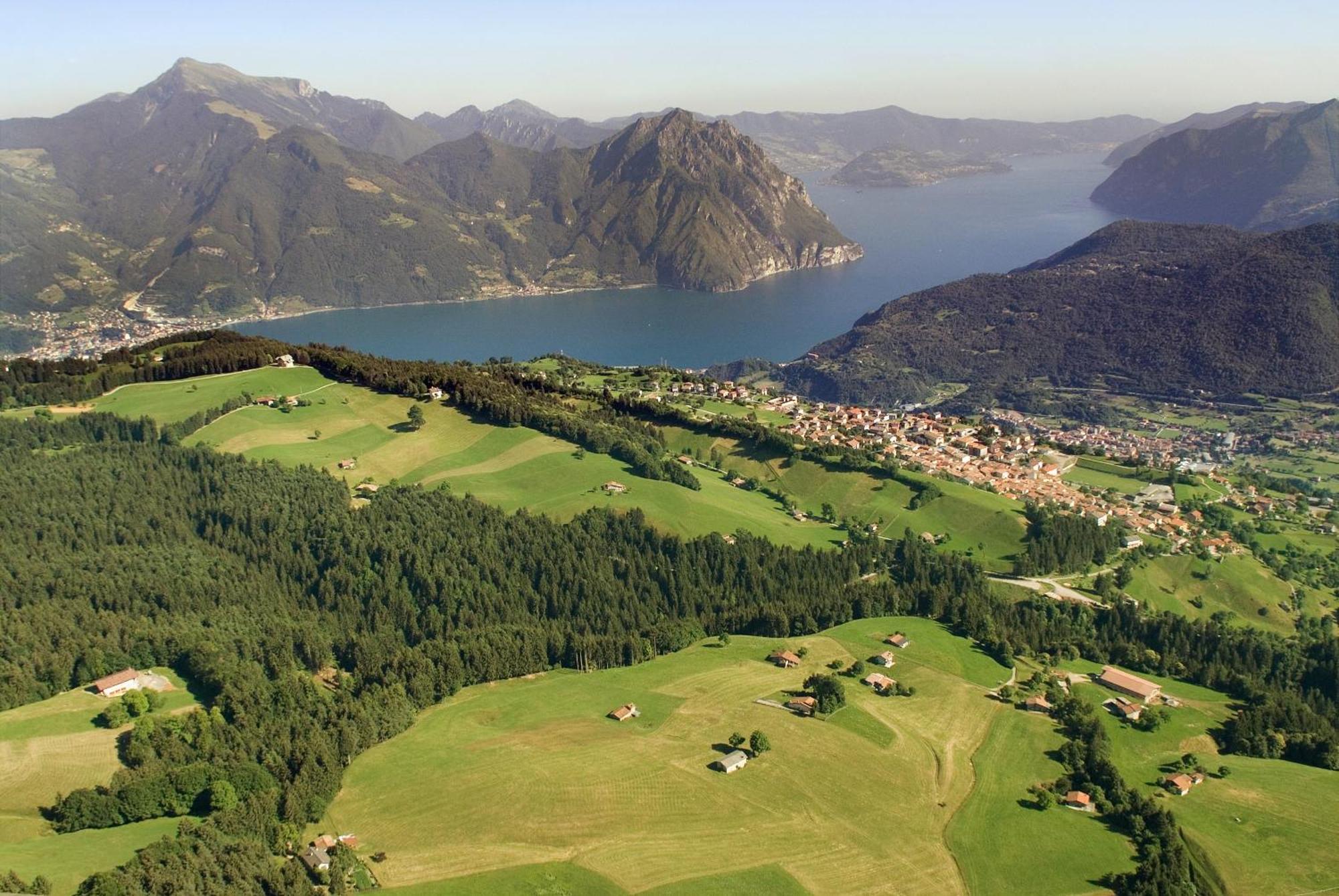 La Casa Sull' Altopiano Mountain Lake Iseo Hospitality 보시코 외부 사진